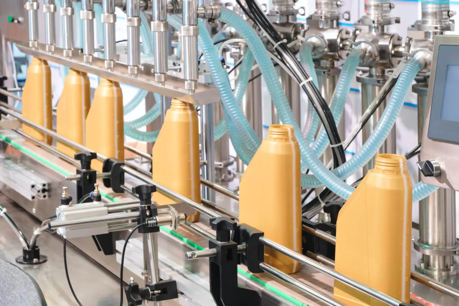 Planta de manufactura con equipos conectados